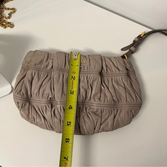 Prada clutch - Picture 10 of 11